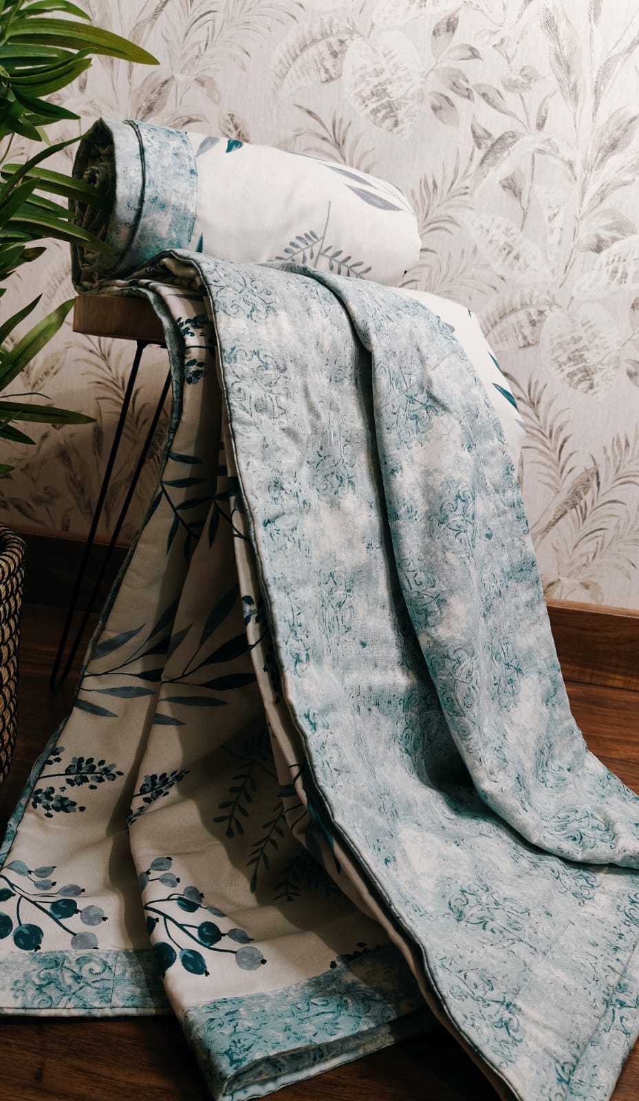 Botanica Mist Reversible Dohar – White & Vintage Teal