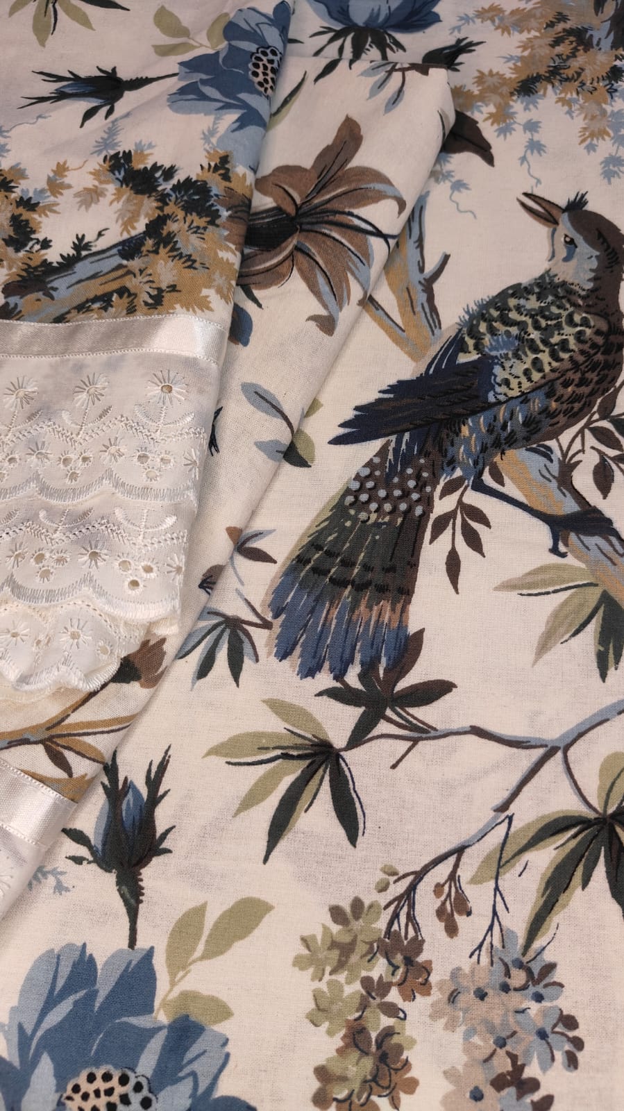 Feather Bloom – Lace Bedsheet Set (108×108")