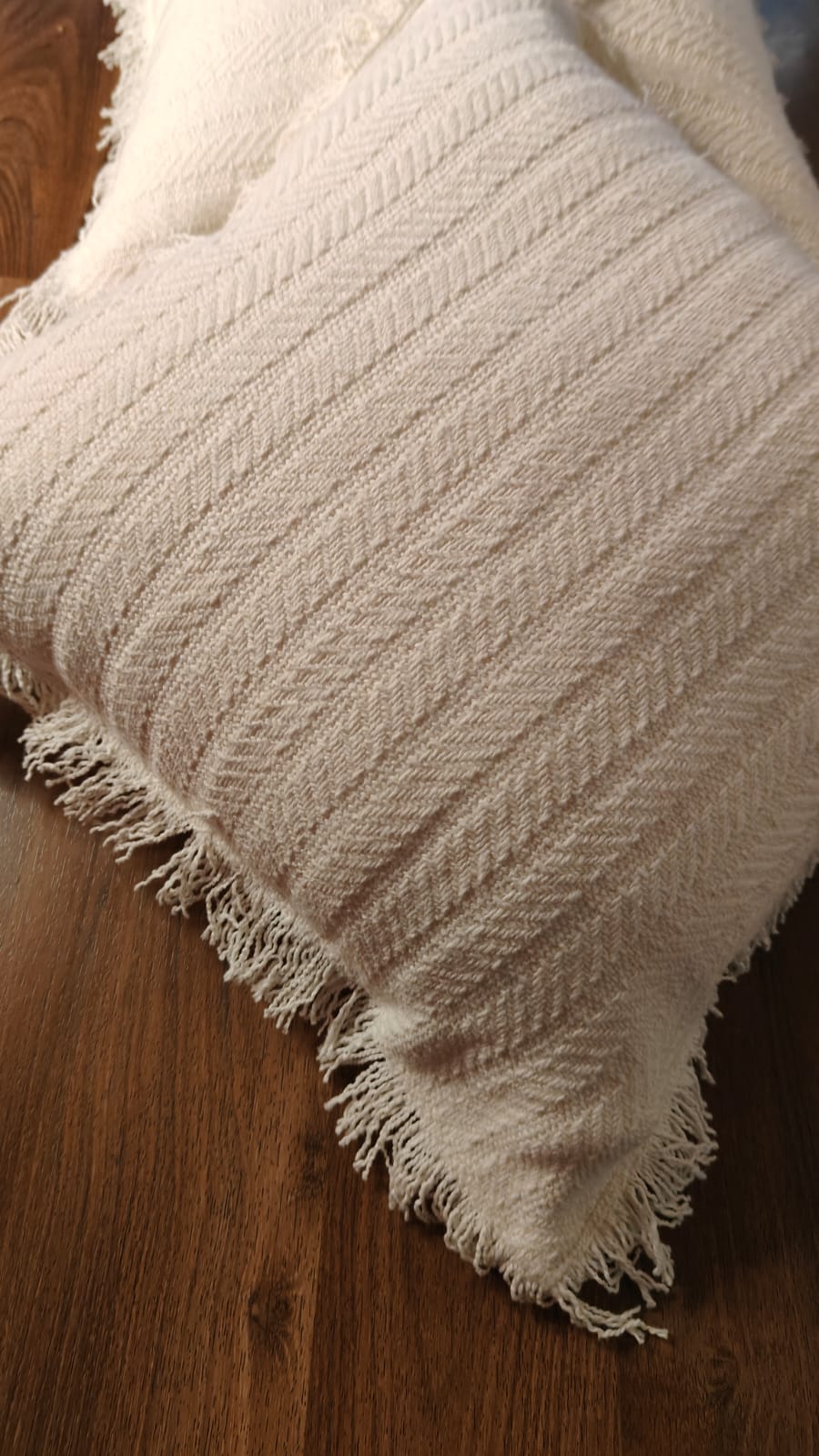 Ivory White Tufted Fringe Cushion (Set of 2)