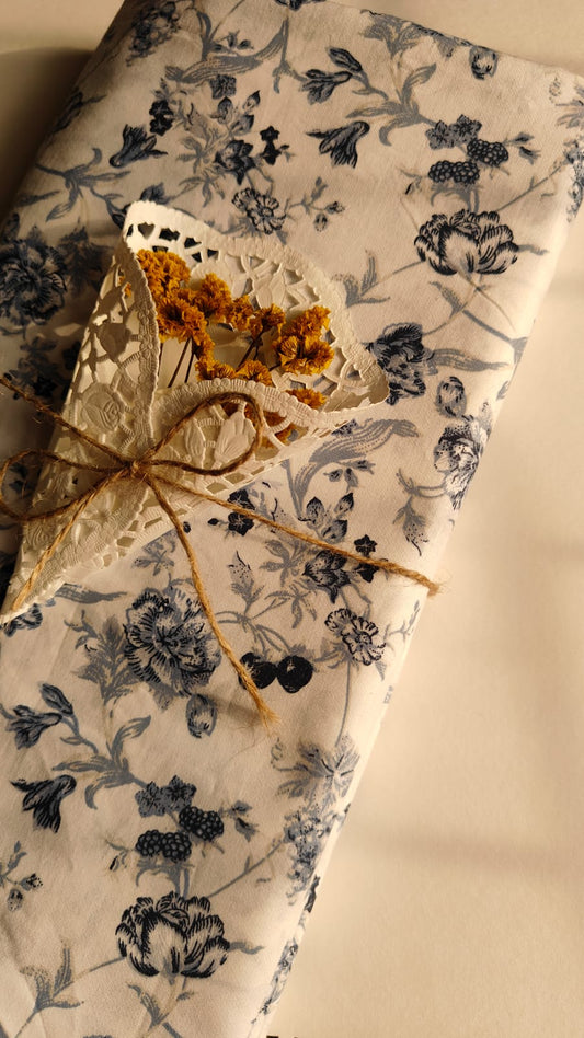 Midnight Meadow – Indigo Blue Floral Cotton Bedsheet Set (King Size)