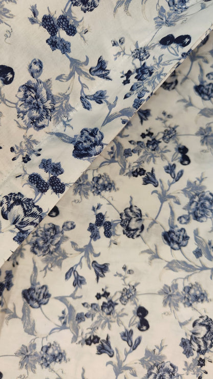Midnight Meadow – Indigo Blue Floral Cotton Bedsheet Set (King Size)