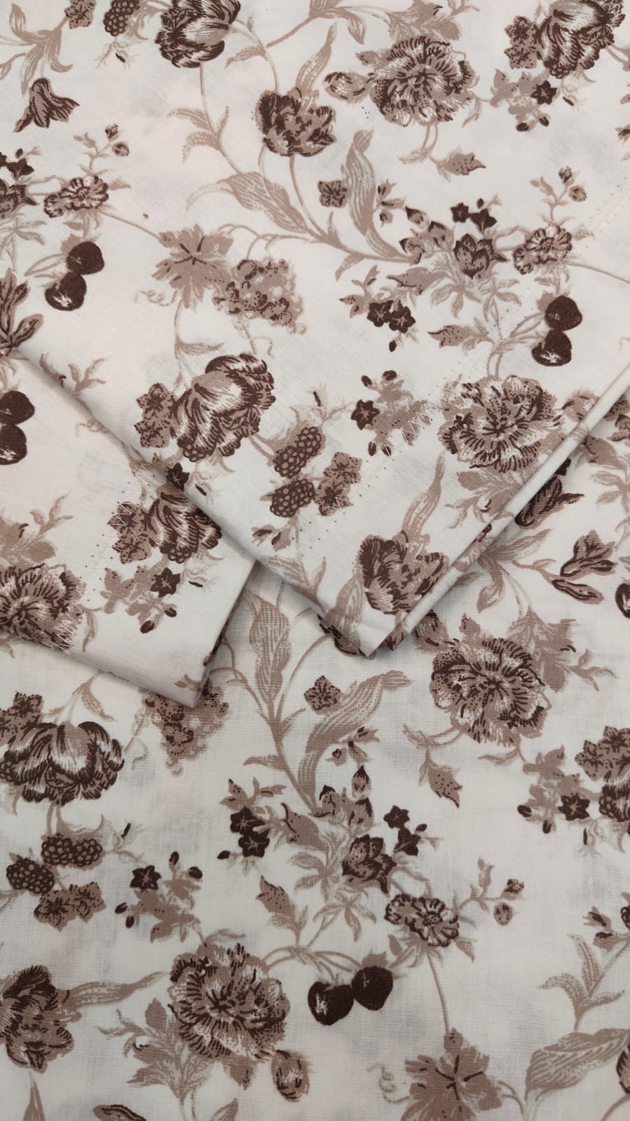 Chestnut Bloom – Brown Floral Cotton Bedsheet Set (King Size)