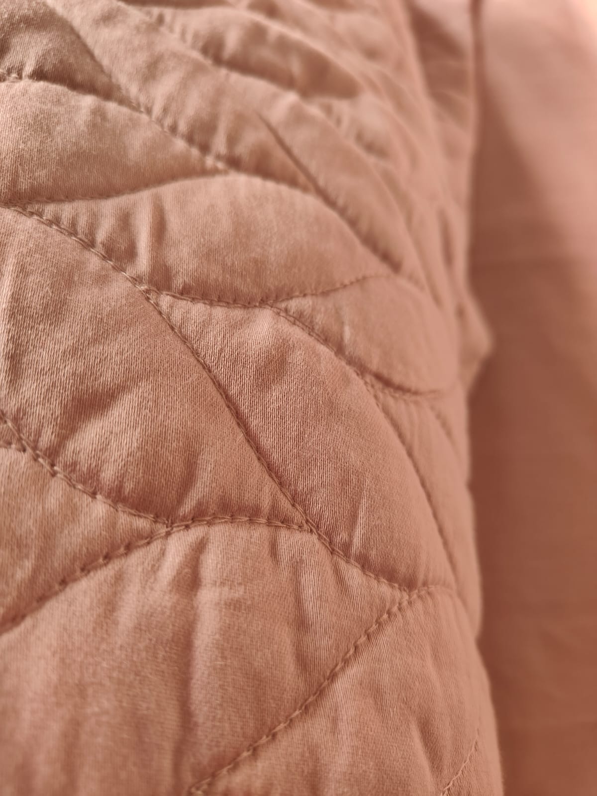 Cameo Rose – 400 TC Luxury Bedsheet Set with Quilted Pillow Covers
