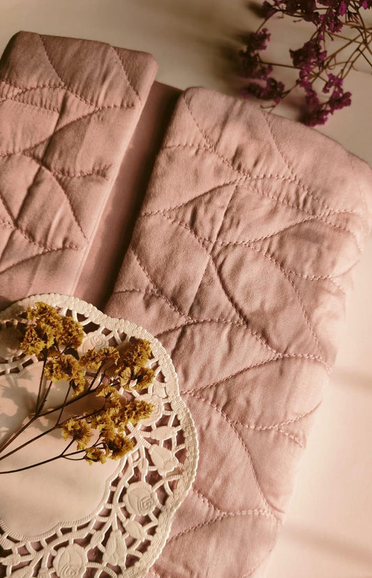Cameo Rose – 400 TC Luxury Bedsheet Set with Quilted Pillow Covers