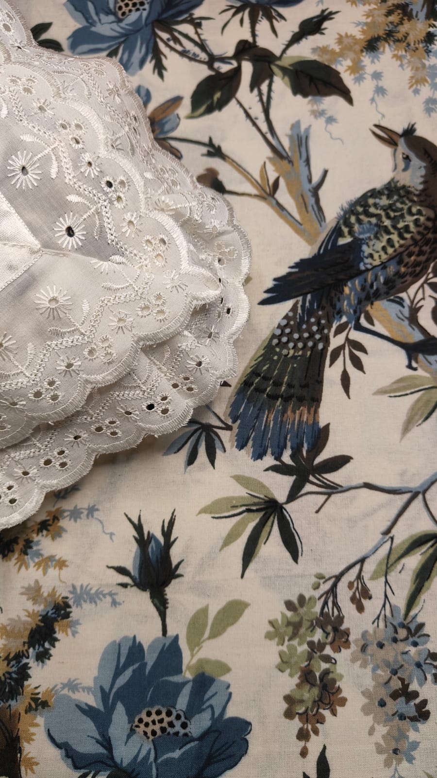 Feather Bloom – Lace Bedsheet Set (108×108")