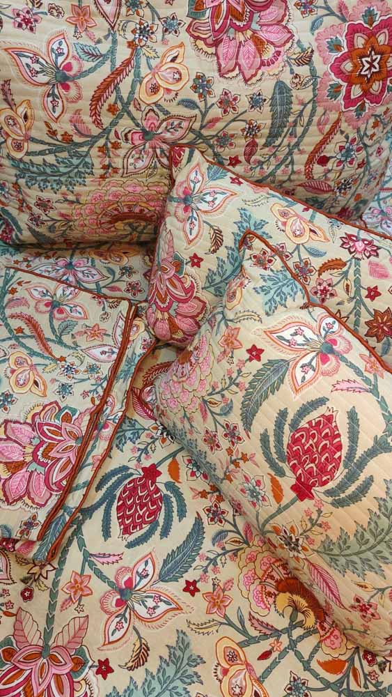 Ivory Floral 7-Piece Quilted King Bedding Set